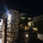 Nektarios Apartman *